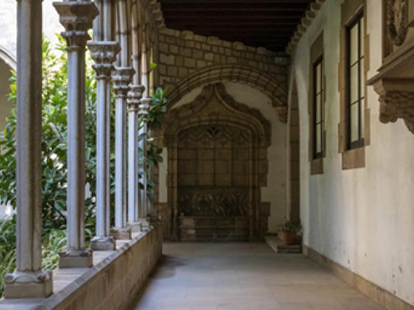 Portes obertes al Claustre de Montsió