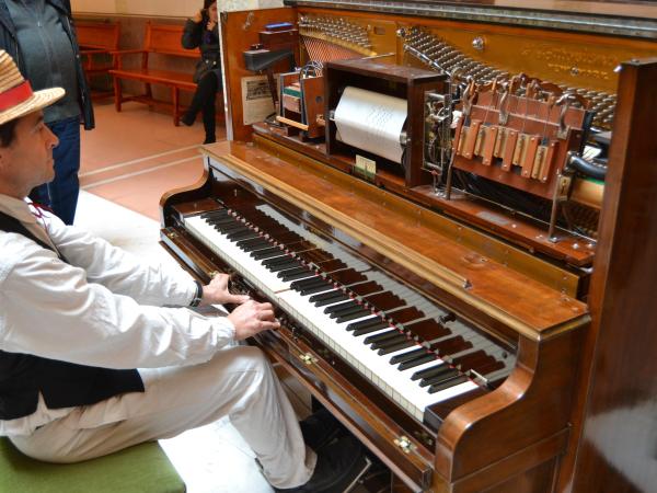 Sona, sona la pianola