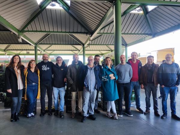 Trobada de restaurants a Mercabarna per visitar les parades de producte fresc del parc agrari