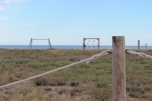 Jocs infantils a la platja de la Murtra (Viladecans)