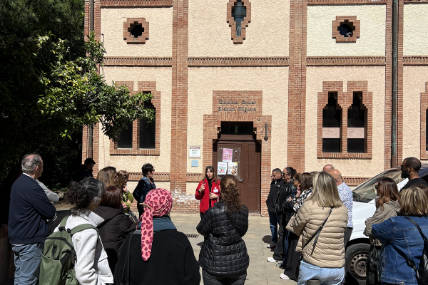 Els Punts d'Informació del Baix Llobregat visiten la Colònia Güell i la Cripta Gaudí