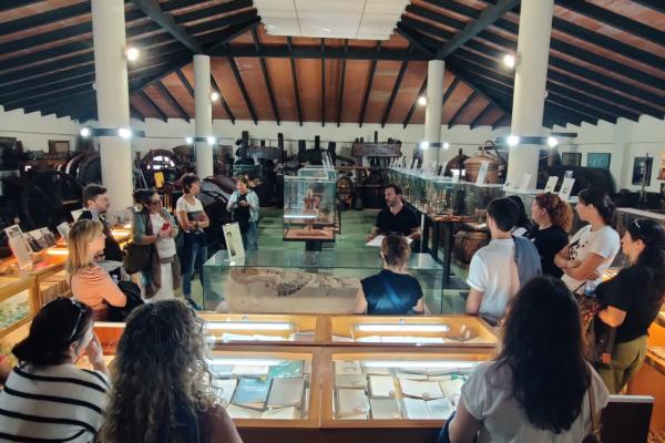 Els Punts d'Informació del Baix Llobregat visiten el Celler i Museu del Vi i del Cava Ramon Canals i el Balcó de Montserrat de Castellví de Rosanes