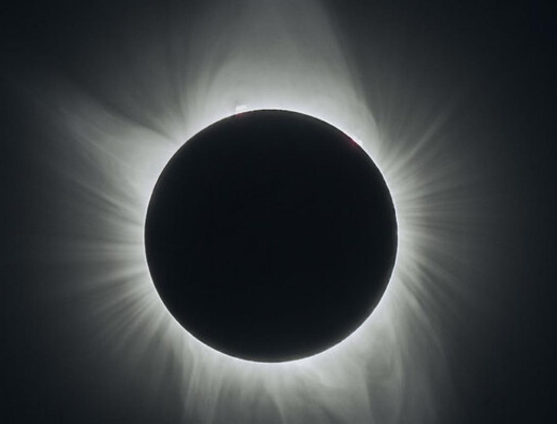 Xerrada “Eclipses 2026-27-28. Observació i retransmissió”