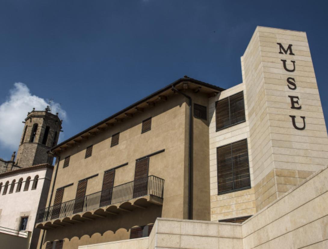 VISITA COMENTADA DE L'EXPOSICIÓ: ESTIUEIG DE PROXIMITAT  1850-19506MIQUEL RUÉ I L'INFINIT