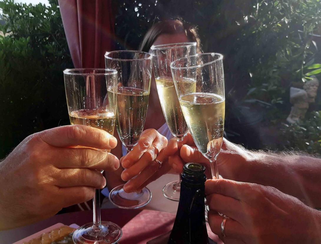 Romàntic Art, pintura amb vi per a parelles