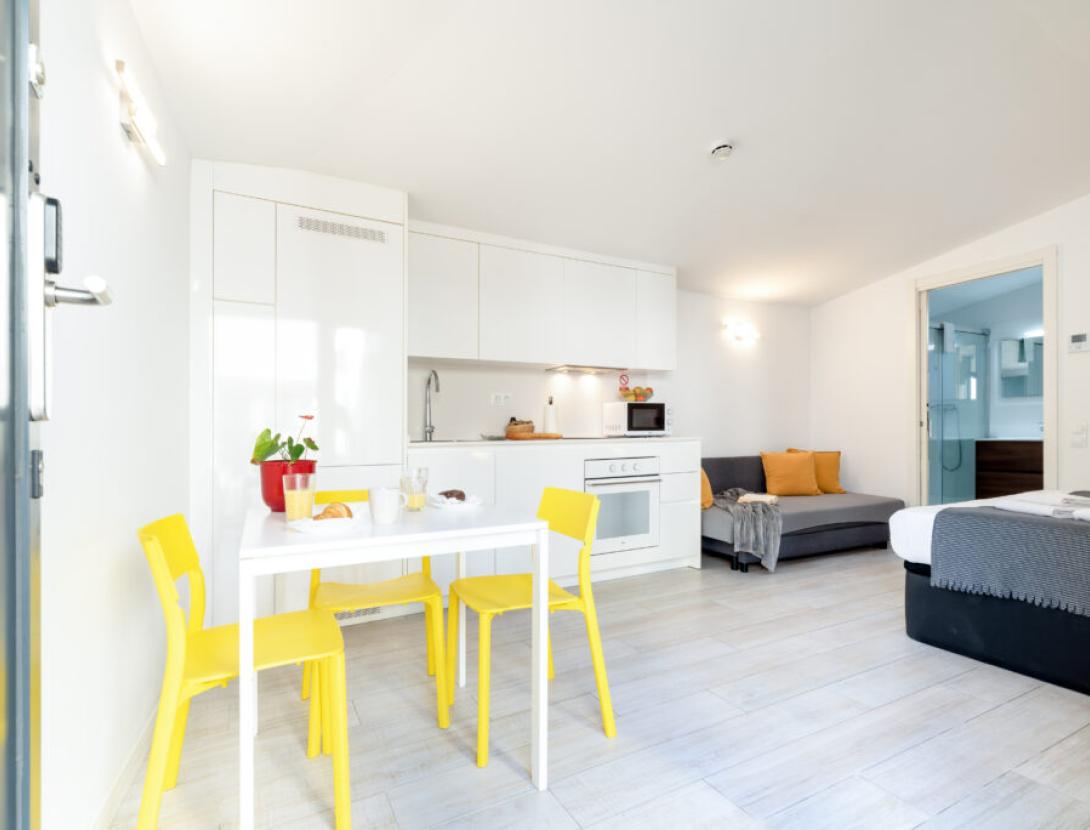 Castell Beach Aparthotel cr 22 vista panóramica hotel desde el riviera.jpg