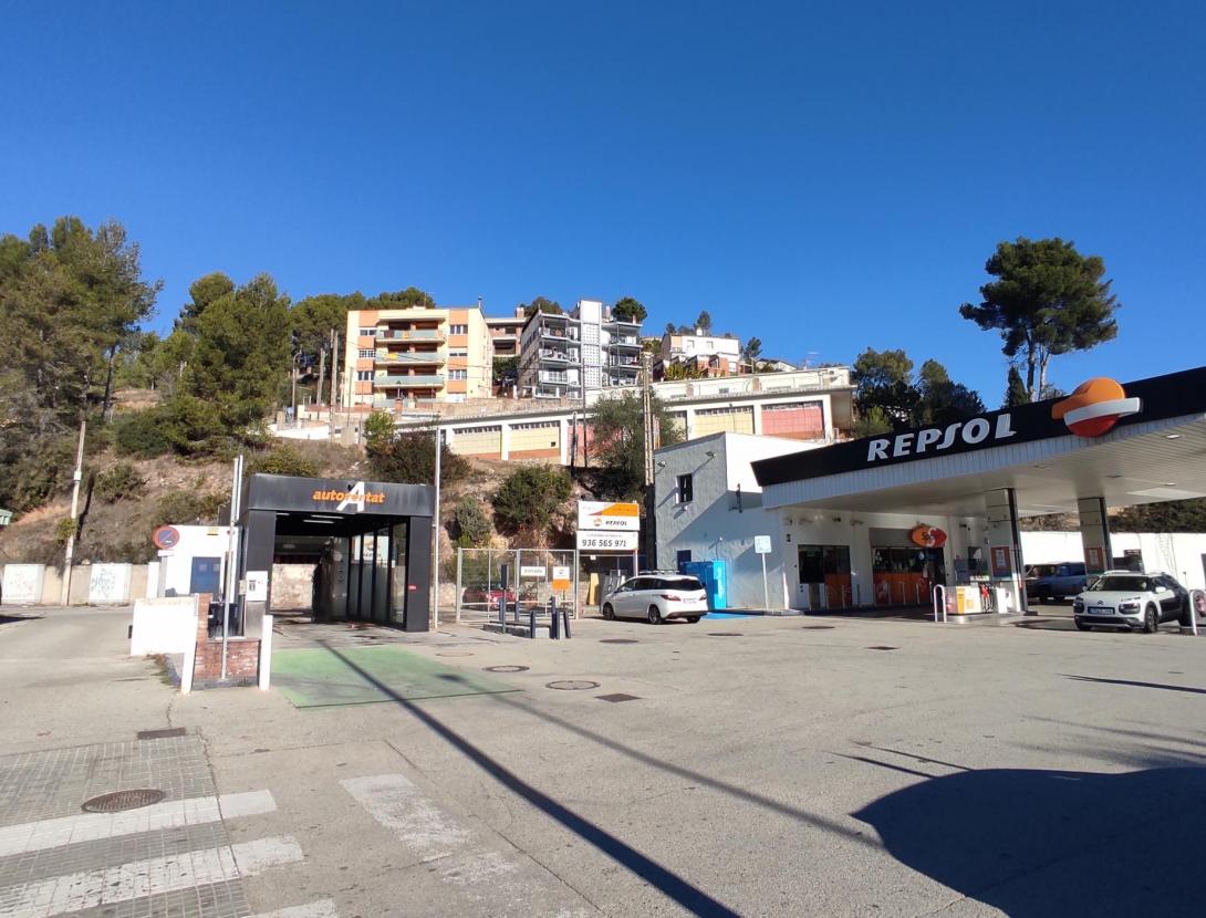 Aire de stationnement pour camping-cars du Vallirana (station-service Repsol) àrea d'acollida d'autocaravanes