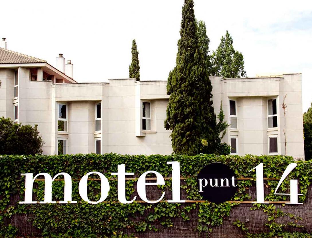 motel Punt14_Imatges_Front2.jpg