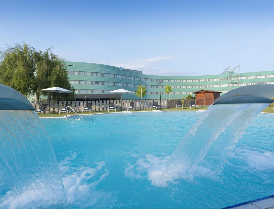 INNSiDE by Meliá Barcelona Aeropuerto pisci baja 2.jpg