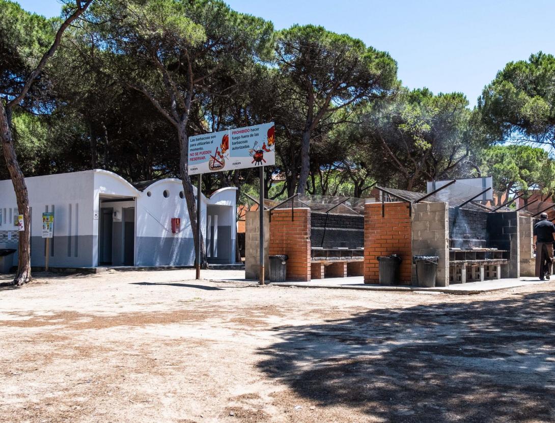 AREA DE PIC-NIC Y BARBACOAS EUROPA AREA DE PIC-NIC Y BARBACOAS EUROPA