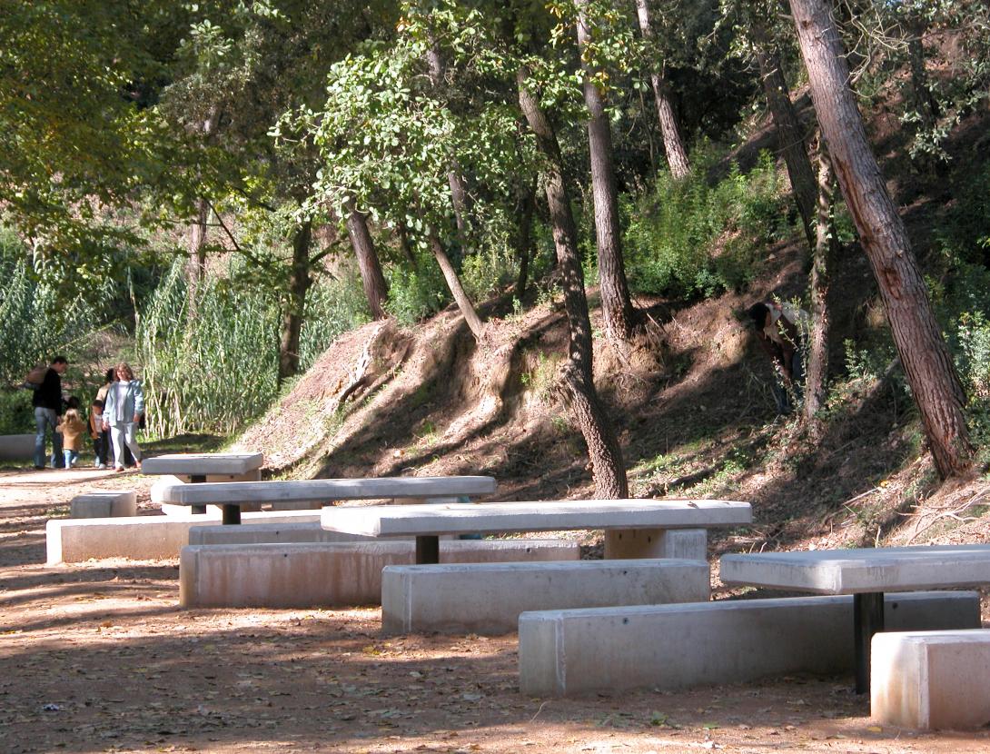 Parc Canals i Nubiola. Espai per a esbarjo familiar Parc Canals i Nubiola. Espai per a esbarjo familiar