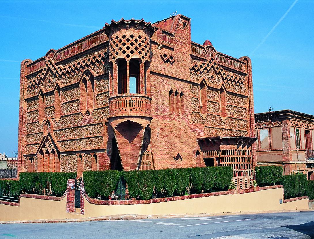 coloniaguell04.JPG