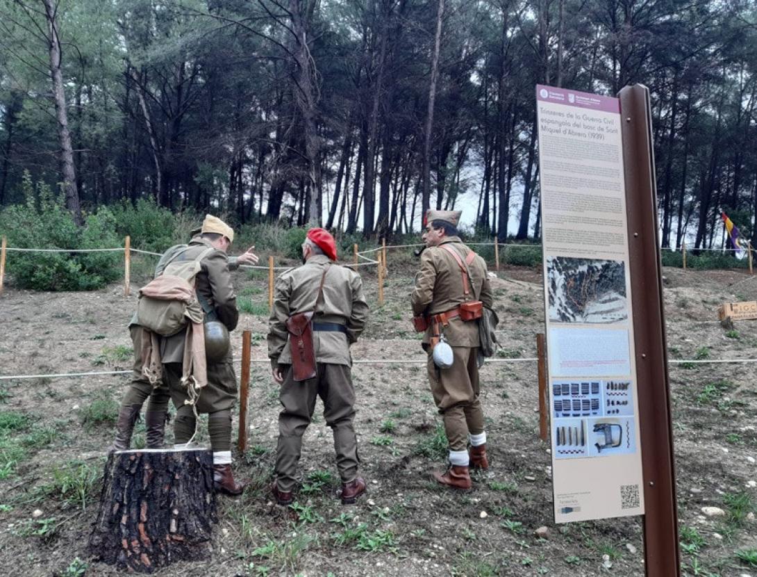 Jaciment de les Trinxeres de la Guerra Civil del bosc de Sant Miquel d'Abrera Ajuntament d'Abrera