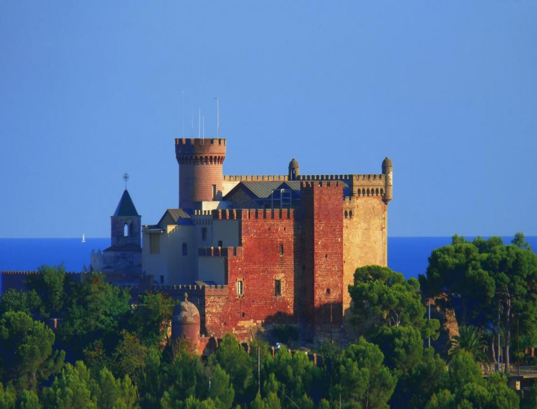 Castell de Castelldefels i Piratia Castell de Castelldefels i Piratia