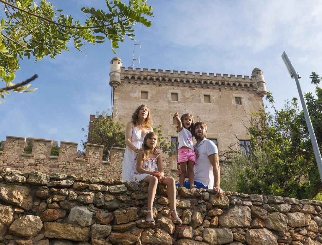 Castell de Castelldefels i Piratia Castell de Castelldefels i Piratia