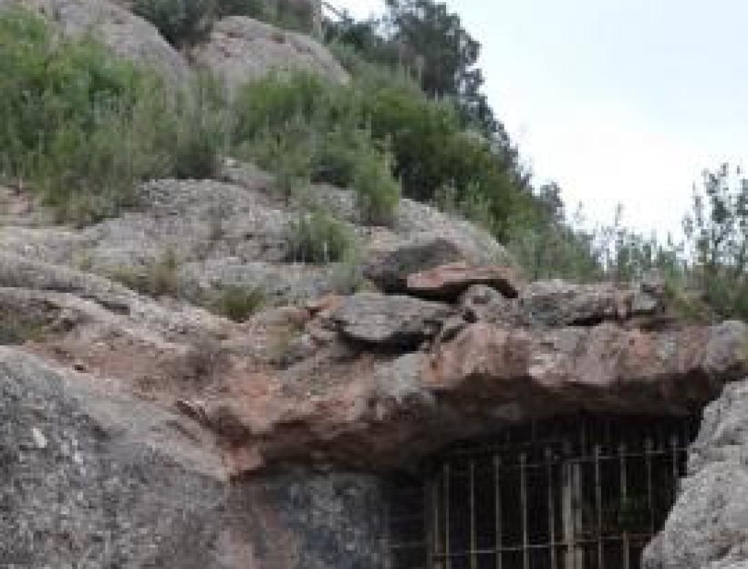 Ermita de Sant Salvador de les Espases cova-de-sant-salvador-foto-de-joan-soler-girones-redim-w1024-h480.jpg