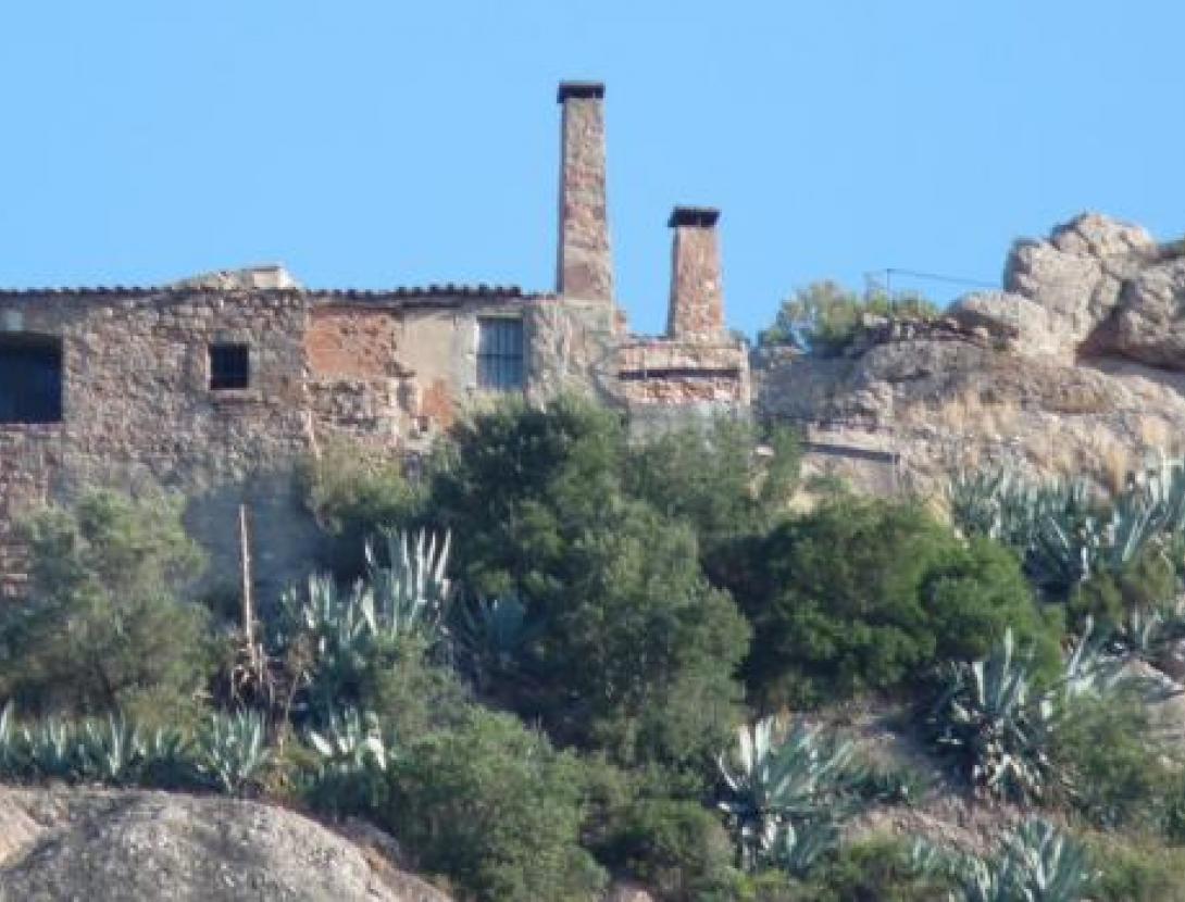 Ermita de Sant Salvador de les Espases ermita-i-castell-de-sant-salvador-foto-joan-soler-girones-redim-w1024-h480.jpg