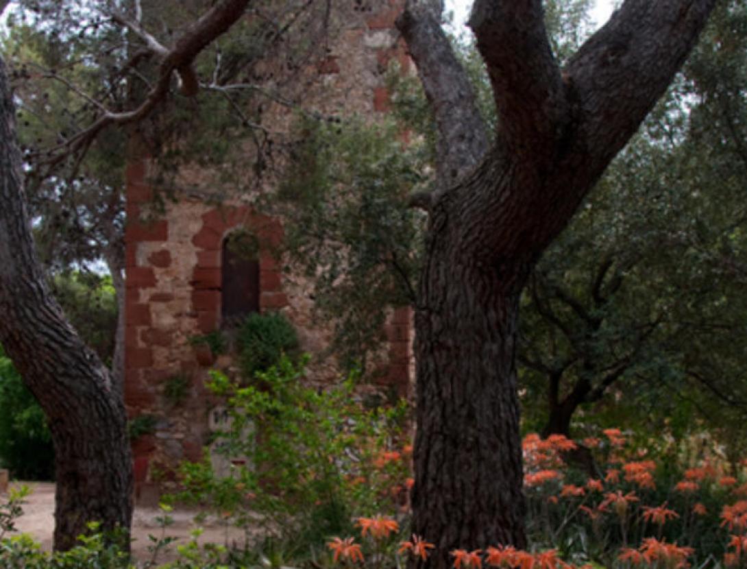 Torre de guaita de la Masia de Can Valls Torre de guaita de la Masia de Can Valls