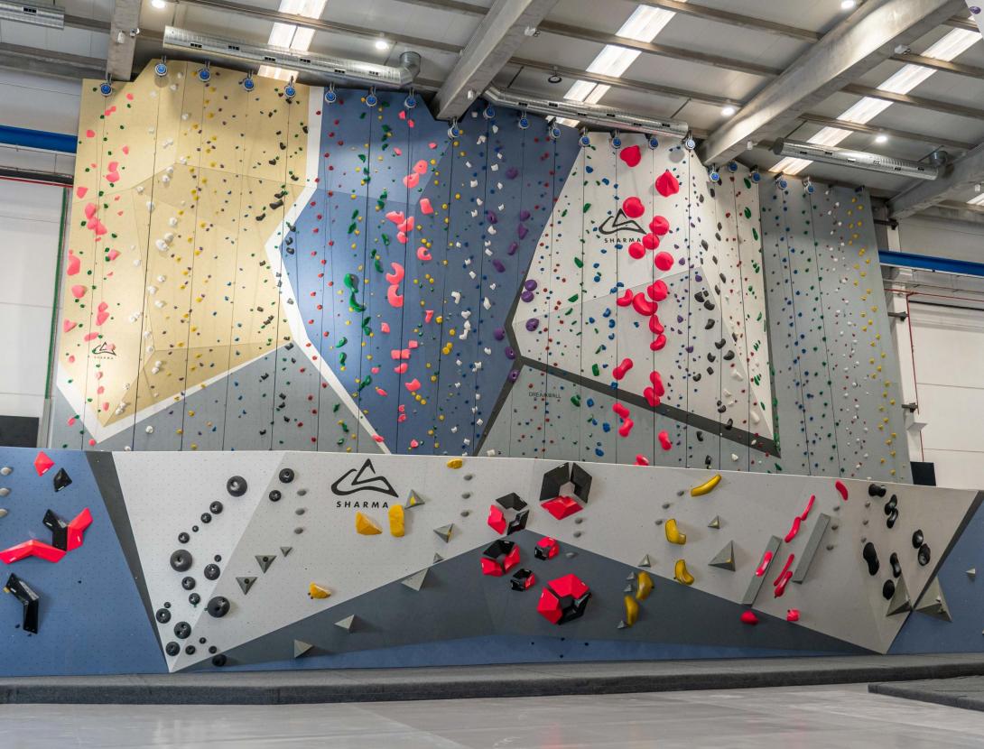 Sharma Climbing Gavà Sharma Climbing