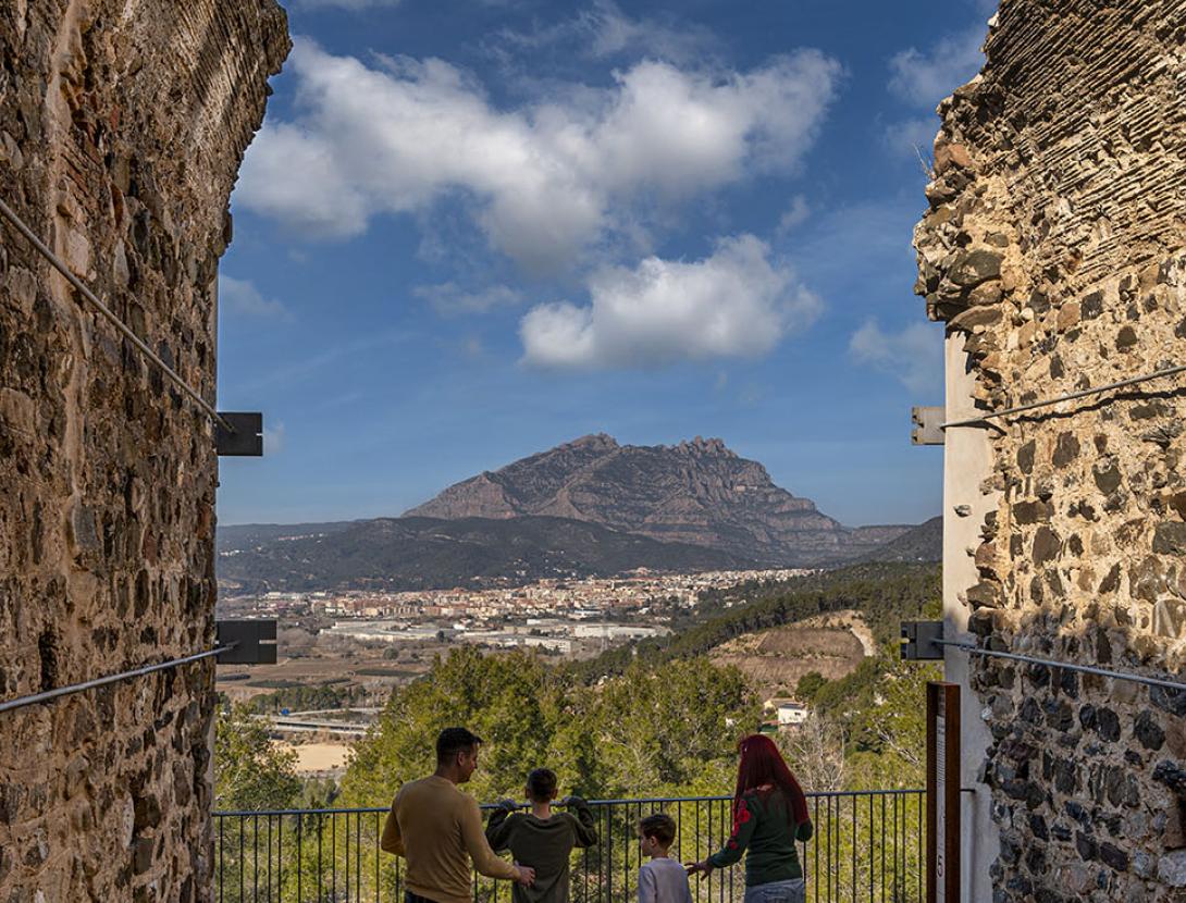 Balcó de Montserrat al Castell de Voltrera d'Abrera Balcó d'Abrera al Castell de Voltrera