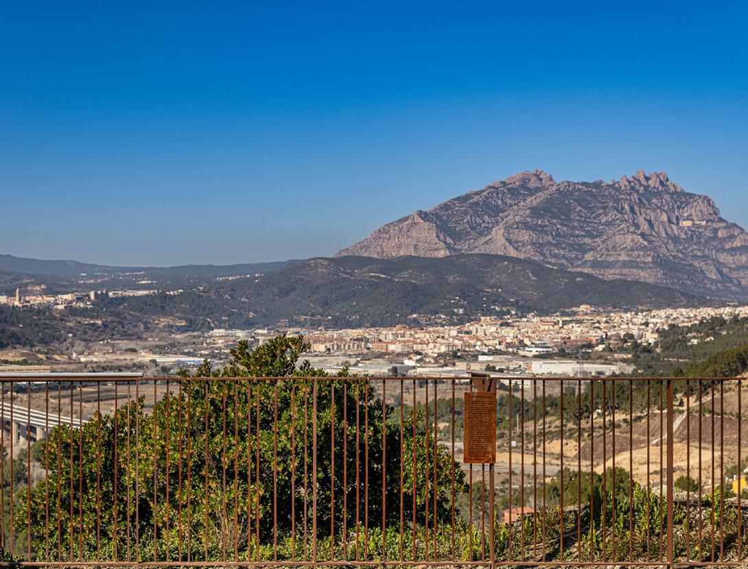 Balcó de Montserrat al Castell de Voltrera d'Abrera Balcó d'Abrera al Castell de Voltrera