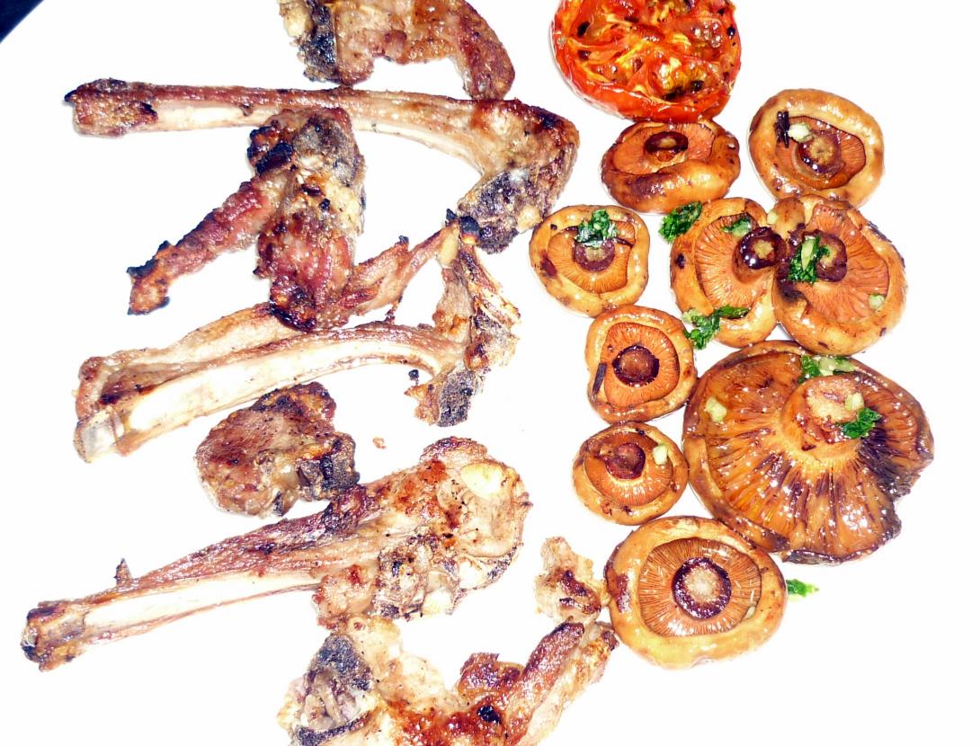 Masia Restaurant Can Pau Torrents cabrit a la brasa amb rovellons 2b.jpg