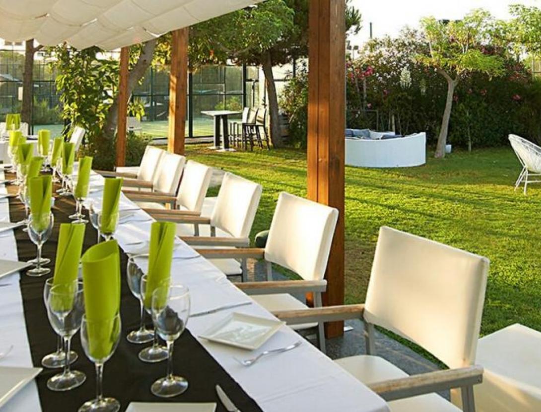 Lancaster Beach Club jardí.jpg